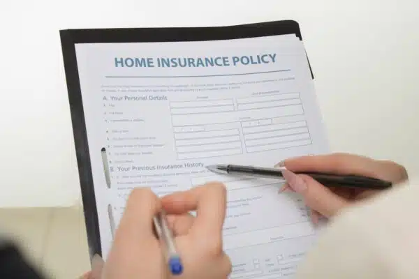 Sélectionner une assurance habitation adaptée à ses besoins : Guide des critères essentiels à prendre en compte
