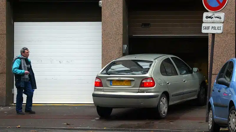 Comment les dimensions des places de parking influencent-elles la rentabilité des garages