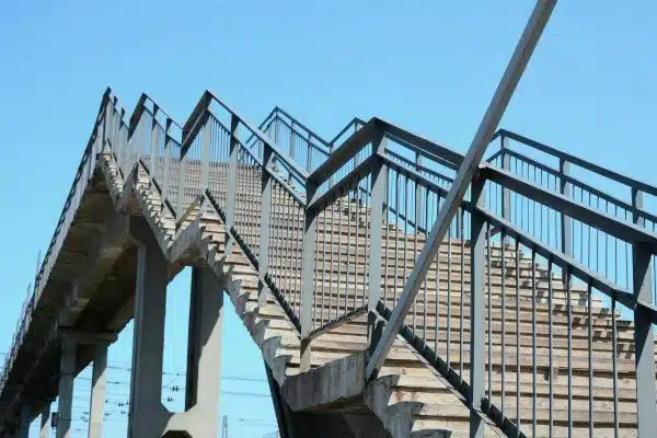 Les avantages d’une plateforme métallique sur mesure pour vos projets industriels