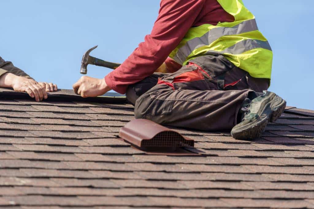 réparer son toit ou le faire faire par des professionnels ?