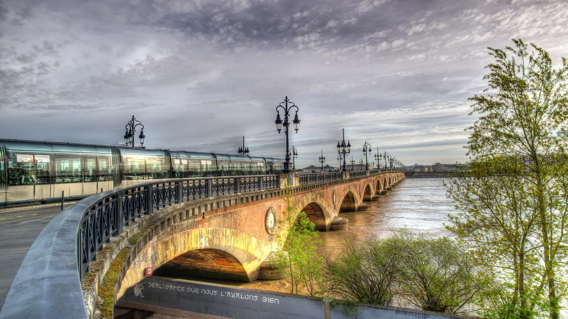 Pourquoi réaliser un investissement locatif à Bordeaux ?